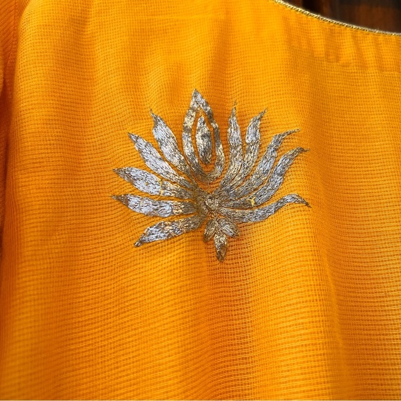 Traditional Indian Sari Tunic in Marigold Yellow ptp21.5,L40,Hip22,shoulder16.5 - Picture 7 of 8